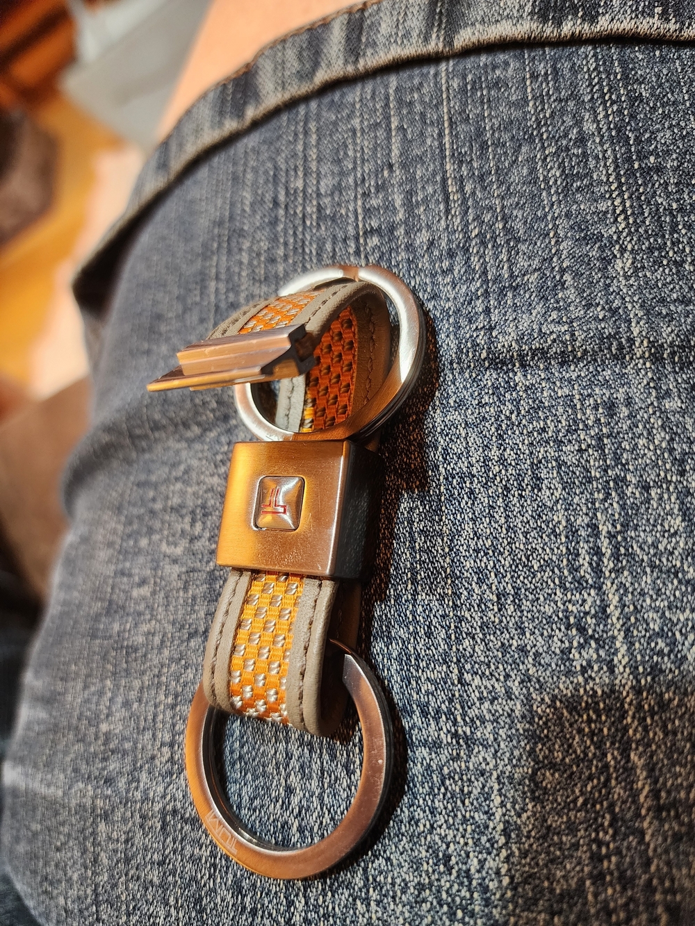 TUMI Orange Valet Keychain - Picture 4 of 8